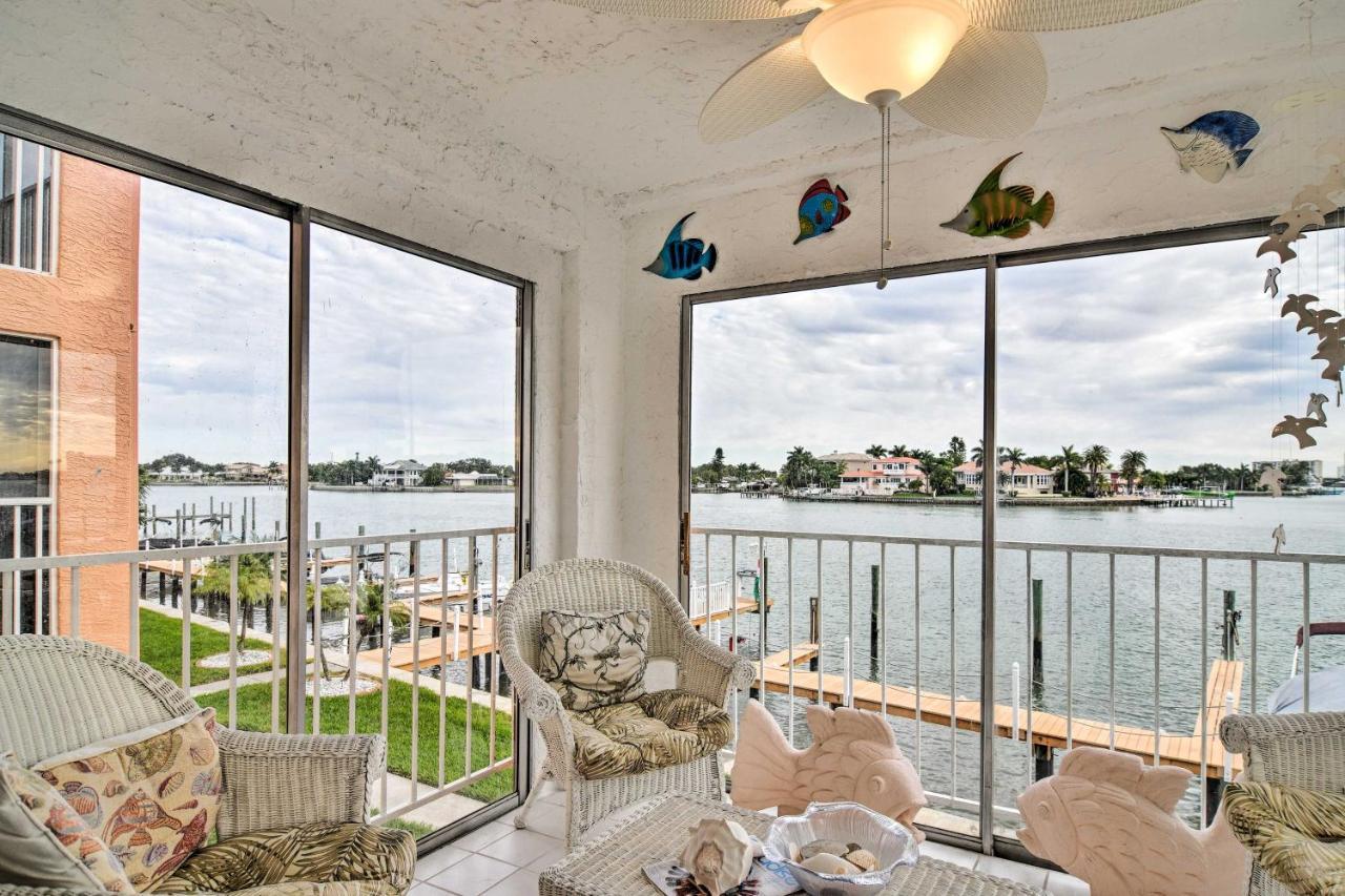 Apartment Colorful With Pool Less Than 2 Mi To Upham Beach!