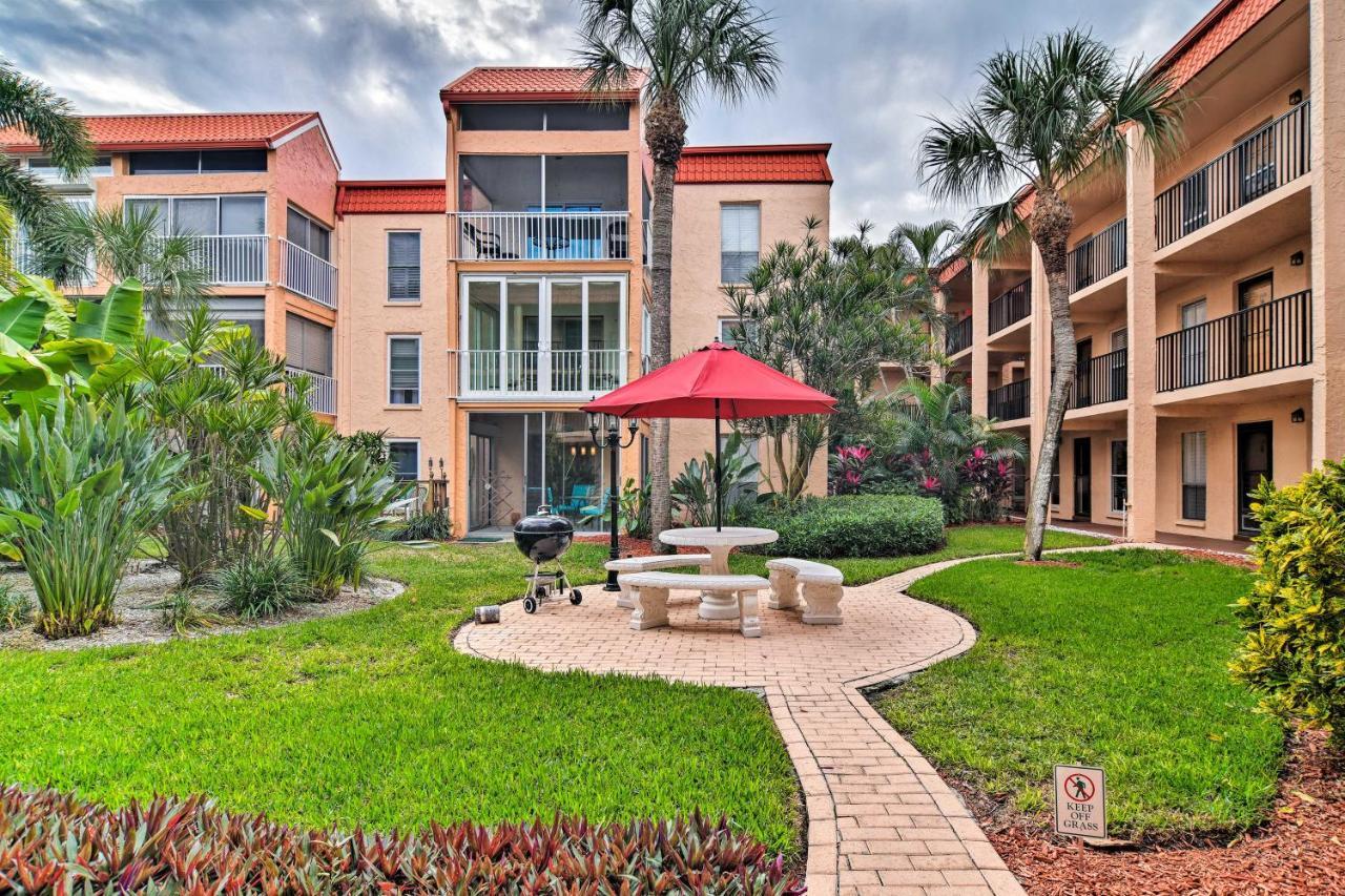 Apartment Colorful With Pool Less Than 2 Mi To Upham Beach!