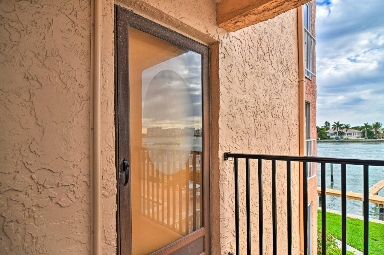 Colorful With Pool Less Than 2 Mi To Upham Beach! Apartment