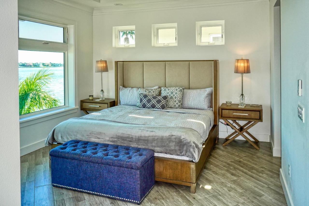 Holiday home Pass-a-grille Luxury Waterfront 612 By Techtravel *