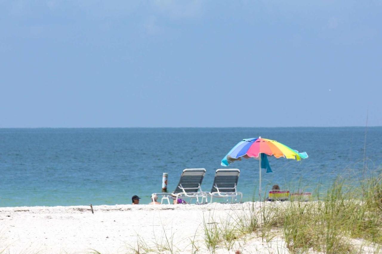 513 - Island * St. Pete Beach