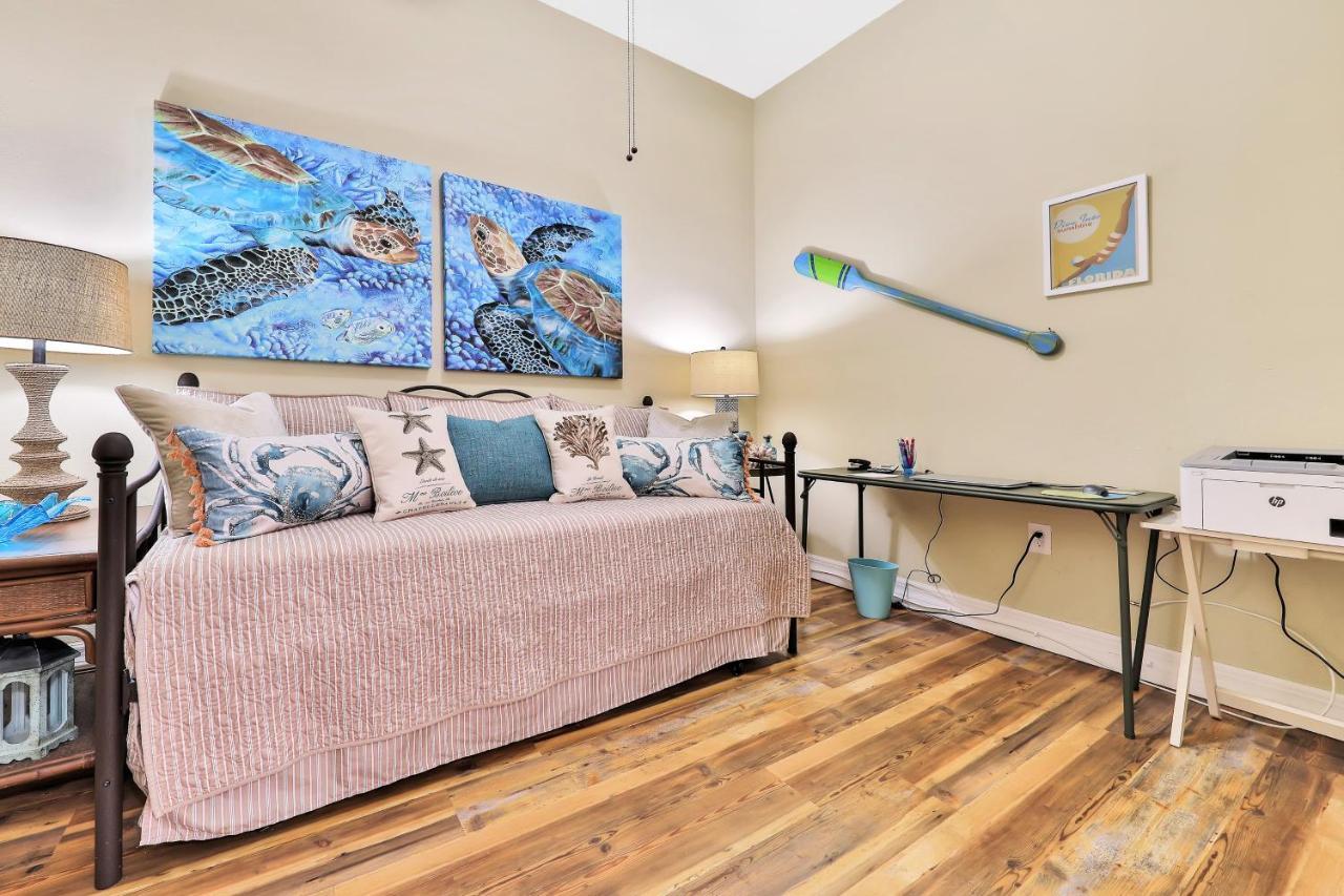Apartment Bay Front Oasis *