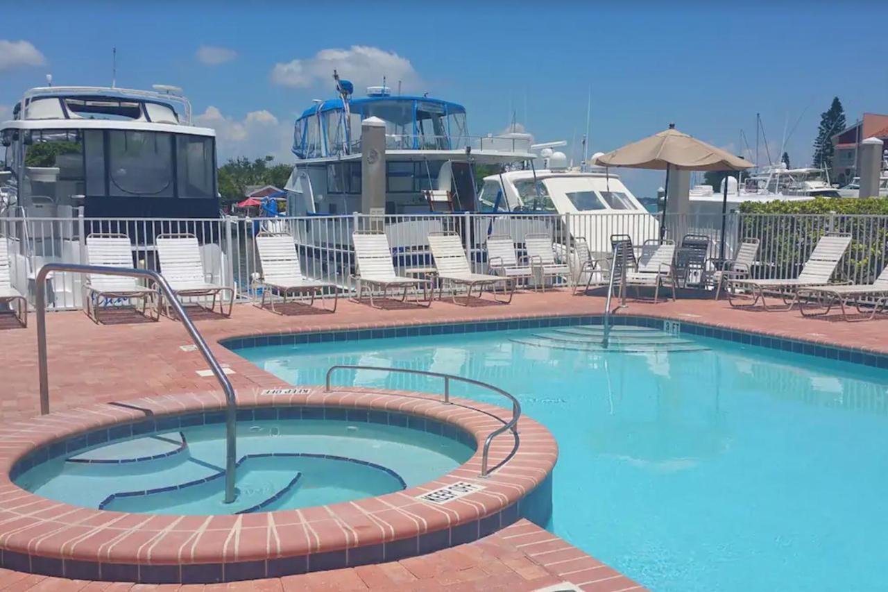 Bay Front Oasis Apartment *