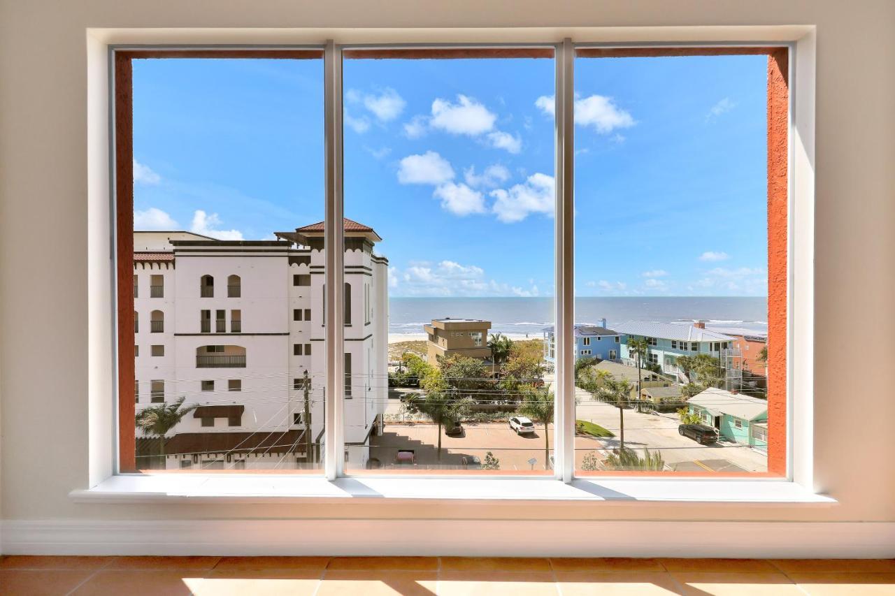 Apartment Bay Front Oasis *