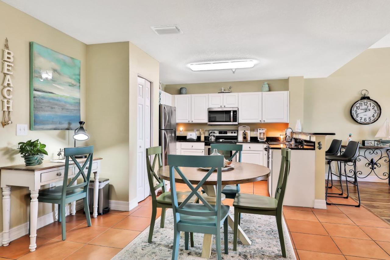 Apartment Bay Front Oasis