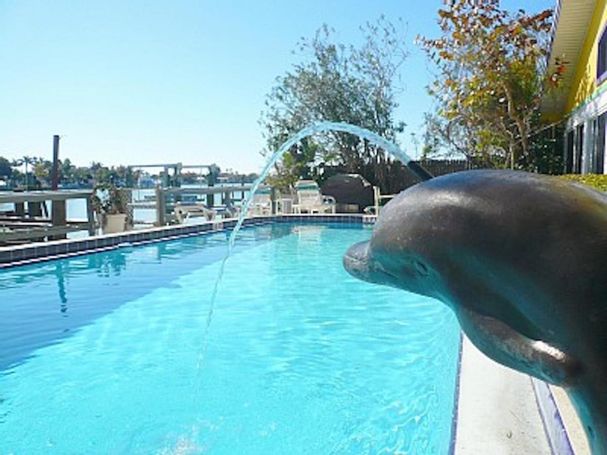 Affordable Beach - One Bedroom Dlx Apartment St. Pete Beach
