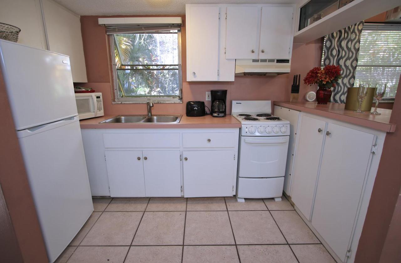 Apartment Affordable Beach - One Bedroom Dlx St. Pete Beach