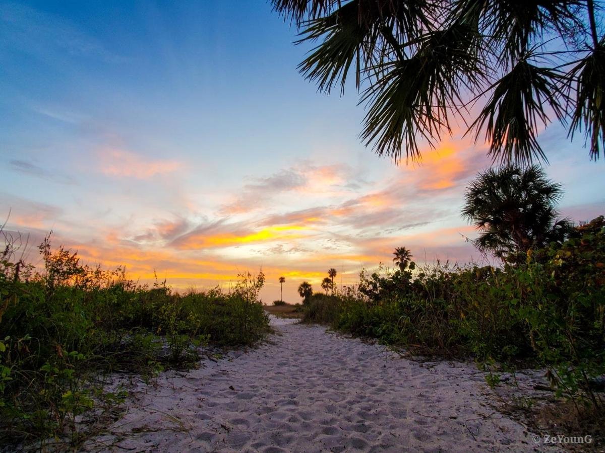 Affordable Beach - One Bedroom Dlx Apartment *