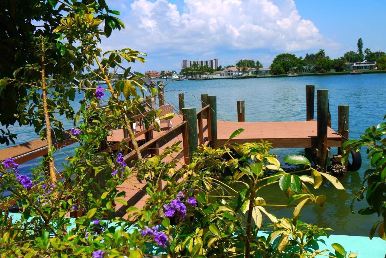 Affordable Beach - One Bedroom Dlx Apartment
