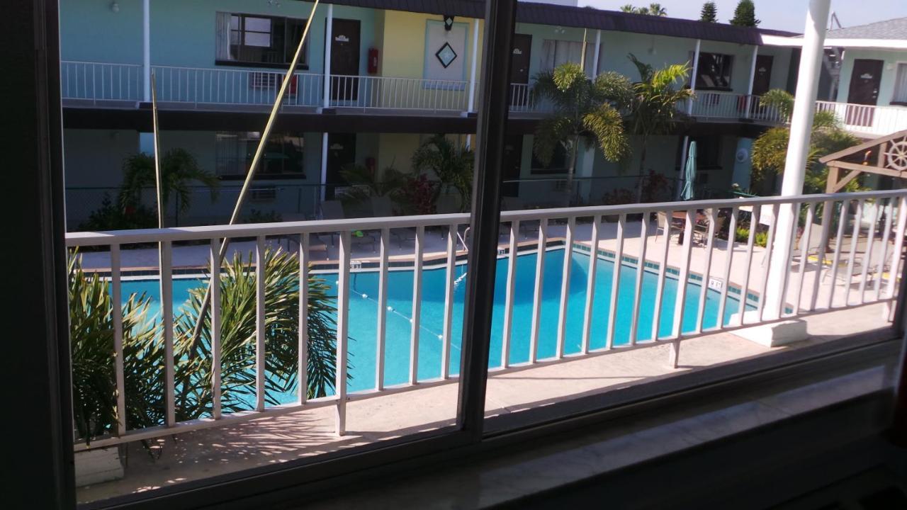 Island House 2*