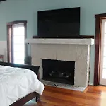 Historic Pass-A-Grille Beach Pineapple House 105-21H By Tech Travel
