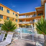 Page Terrace Beachfront Hotel
