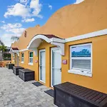 Upham Beach Inn - #3 Studio