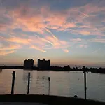 Beautiful St Pete Beach, Fl 2Nd Floor 2Br Unit
