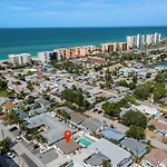 Madeira Beach House With Private Heated Pool - Newly Renovated!