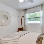 Redington Beach Coastal Retreat - Walk To Beach!