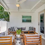 Redington Beach Coastal Retreat - Walk To Beach!