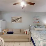 Pass-A-Grille Beach Retreat Unit 8