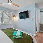 The Pearl Cabana Club