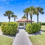Land\'S End 3-404 Bay Front
