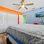 4Bd 2Ba Waterfront House With Pool, Hot Tub & Boat!