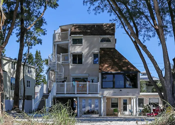 Sunset Beach House - Beach Hugger 1