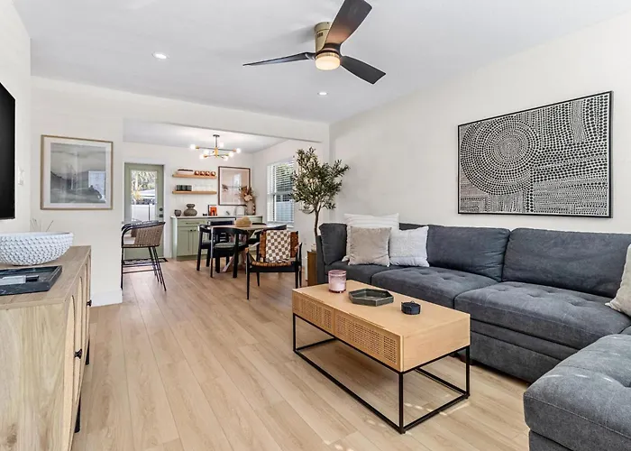 Madeira Beach House With Private Heated Pool - Newly Renovated!