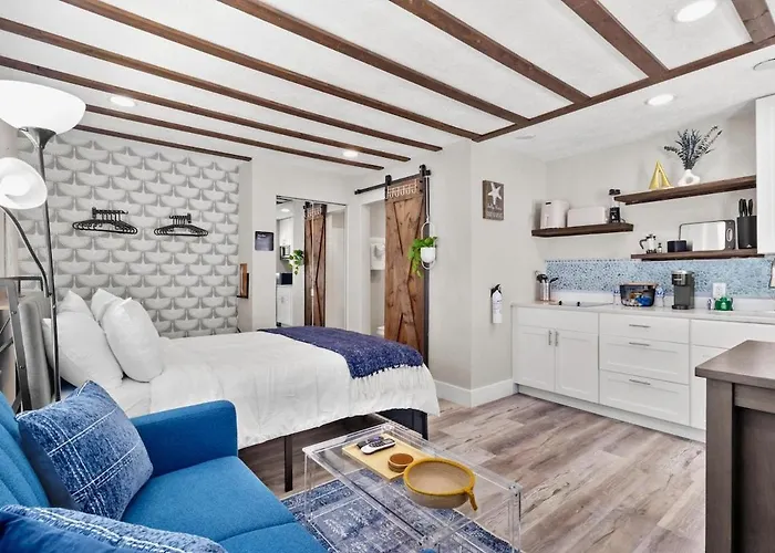 Sala 3 - St Pete Beach Gem!