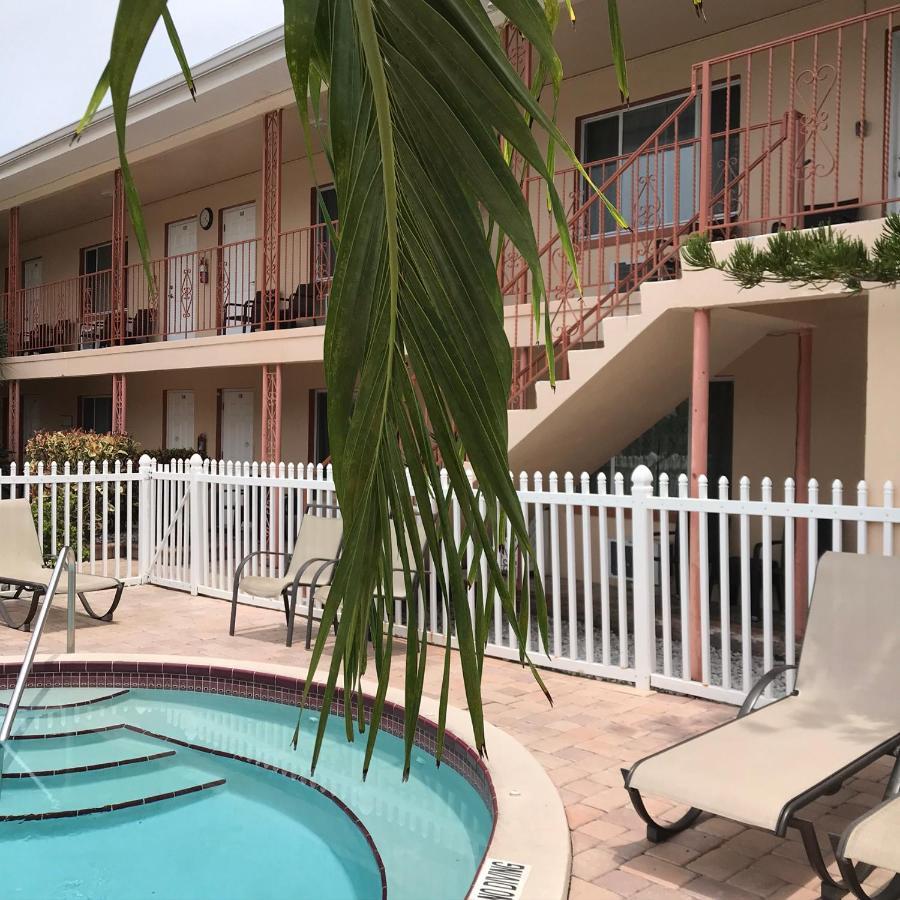 Carlton House And * St. Pete Beach