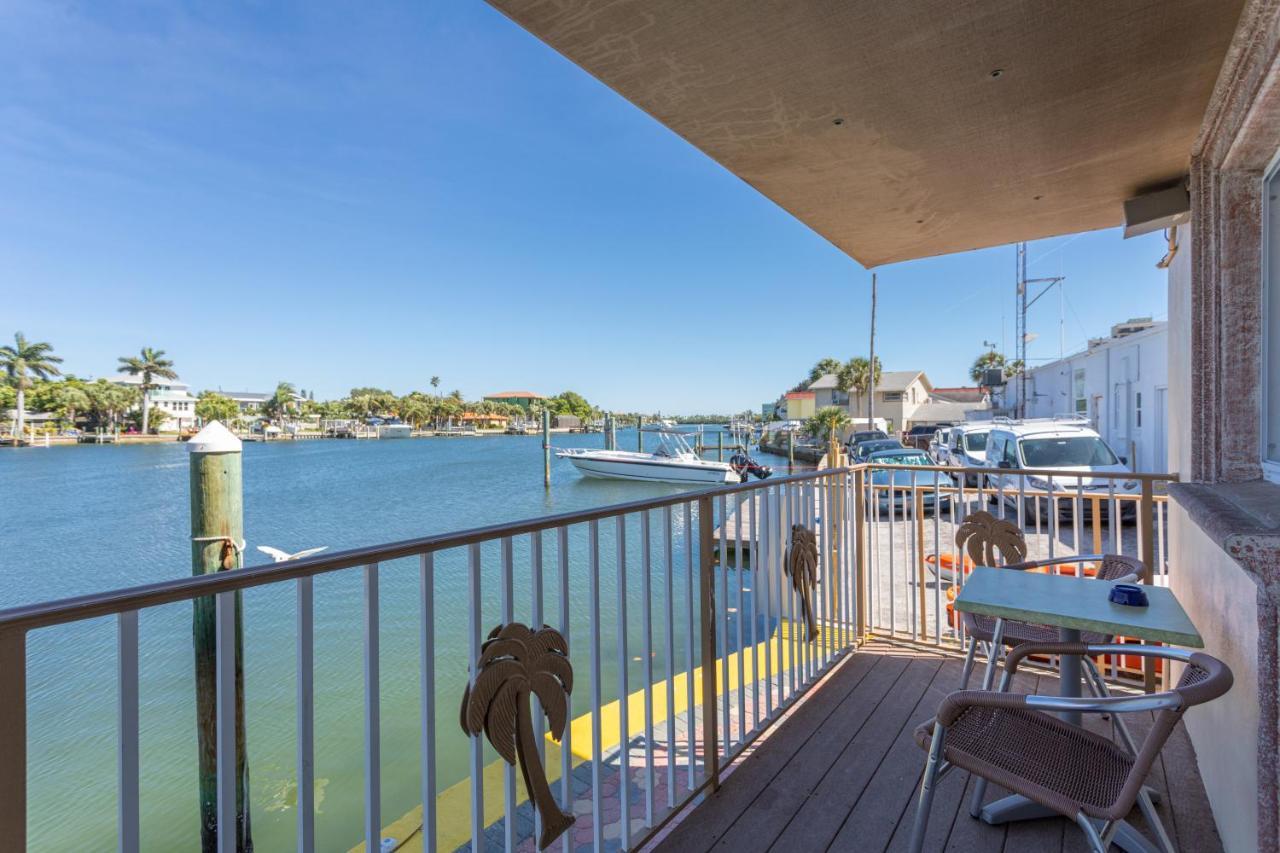 Bay Palms Waterfront - And Marina Hotel