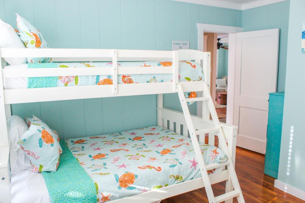 Holiday home Historic Pass-a-grille Pineapple House 105-21h By Tech Travel