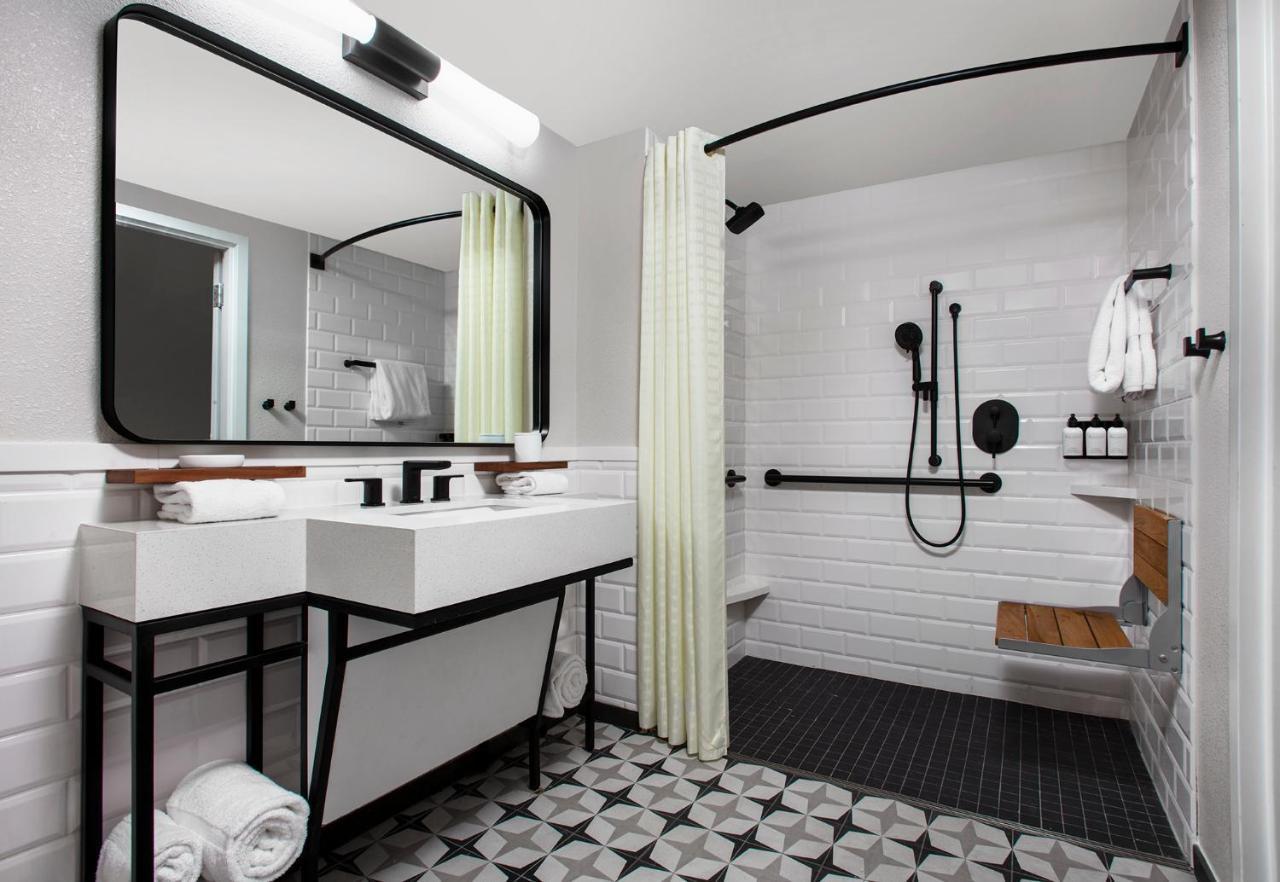 Hotel Bellwether