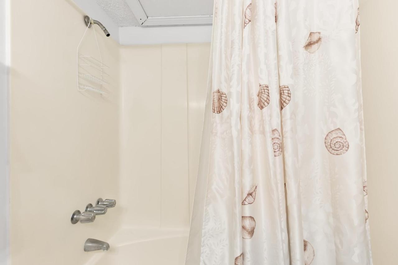 Apartment Madeira Yacht Club 151h St. Pete Beach