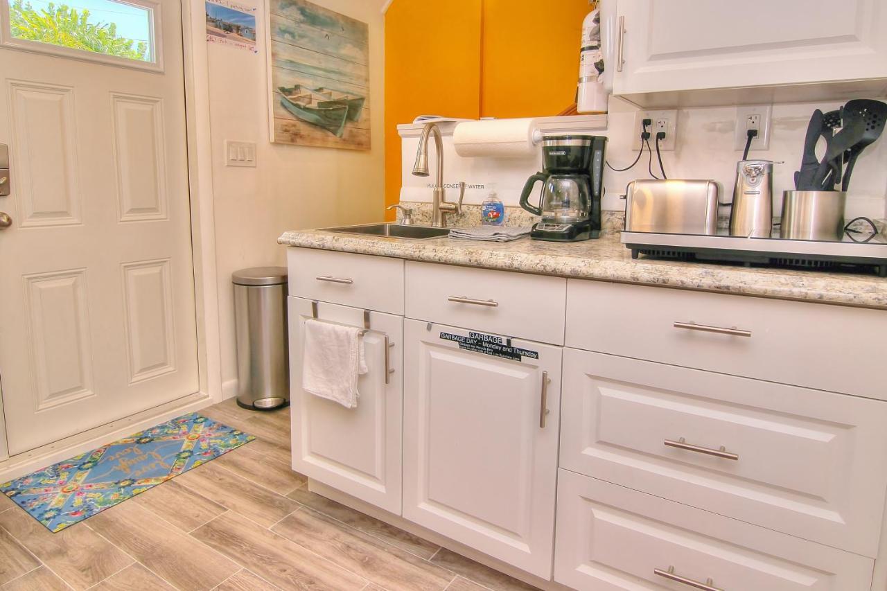 Detlow's Treasured Cottages 2 Hotel St. Pete Beach