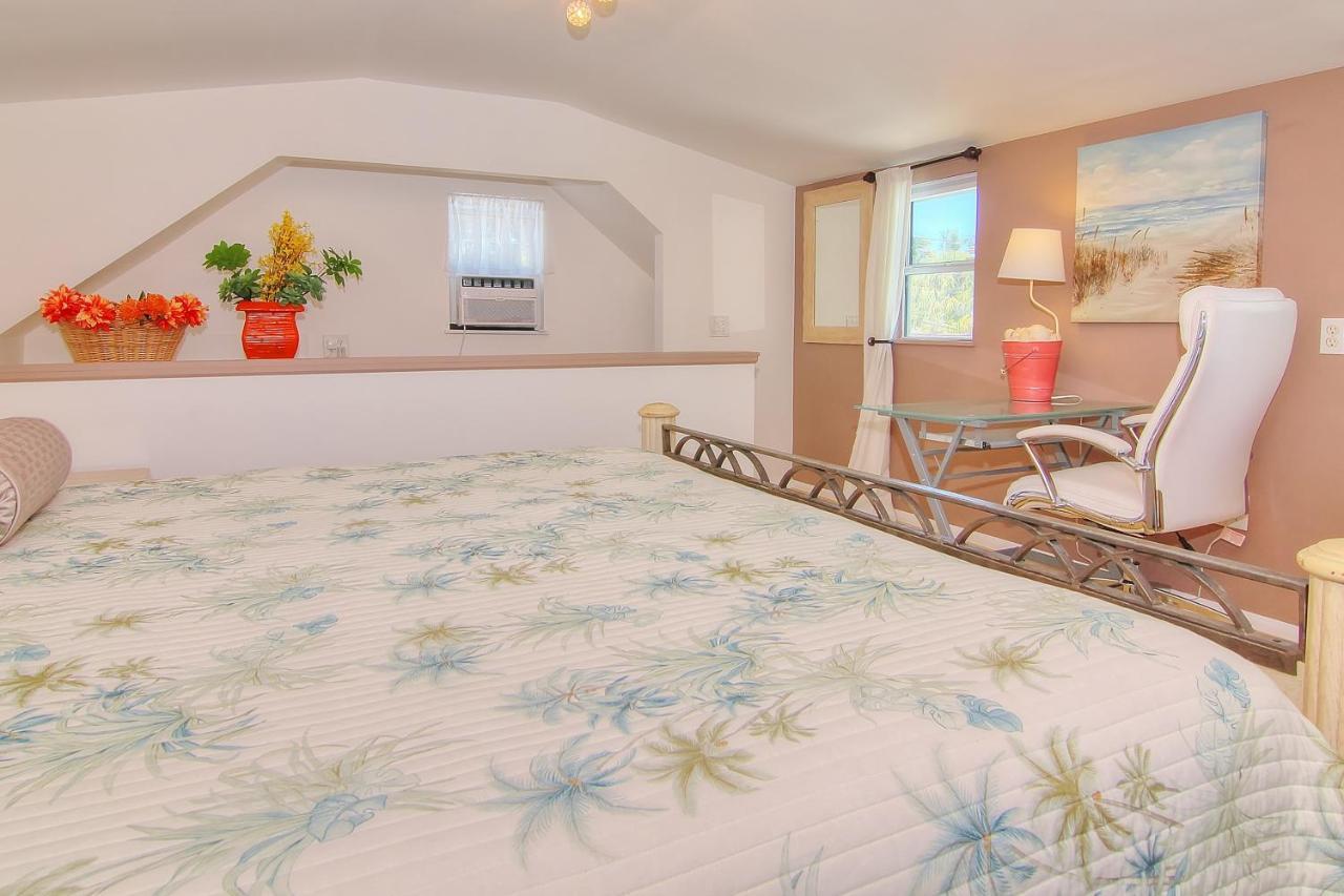 Hotel Detlow's Treasured Cottages 2 St. Pete Beach