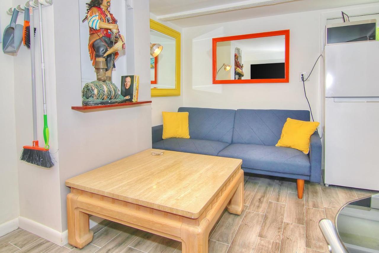 Detlow's Treasured Cottages 2 *