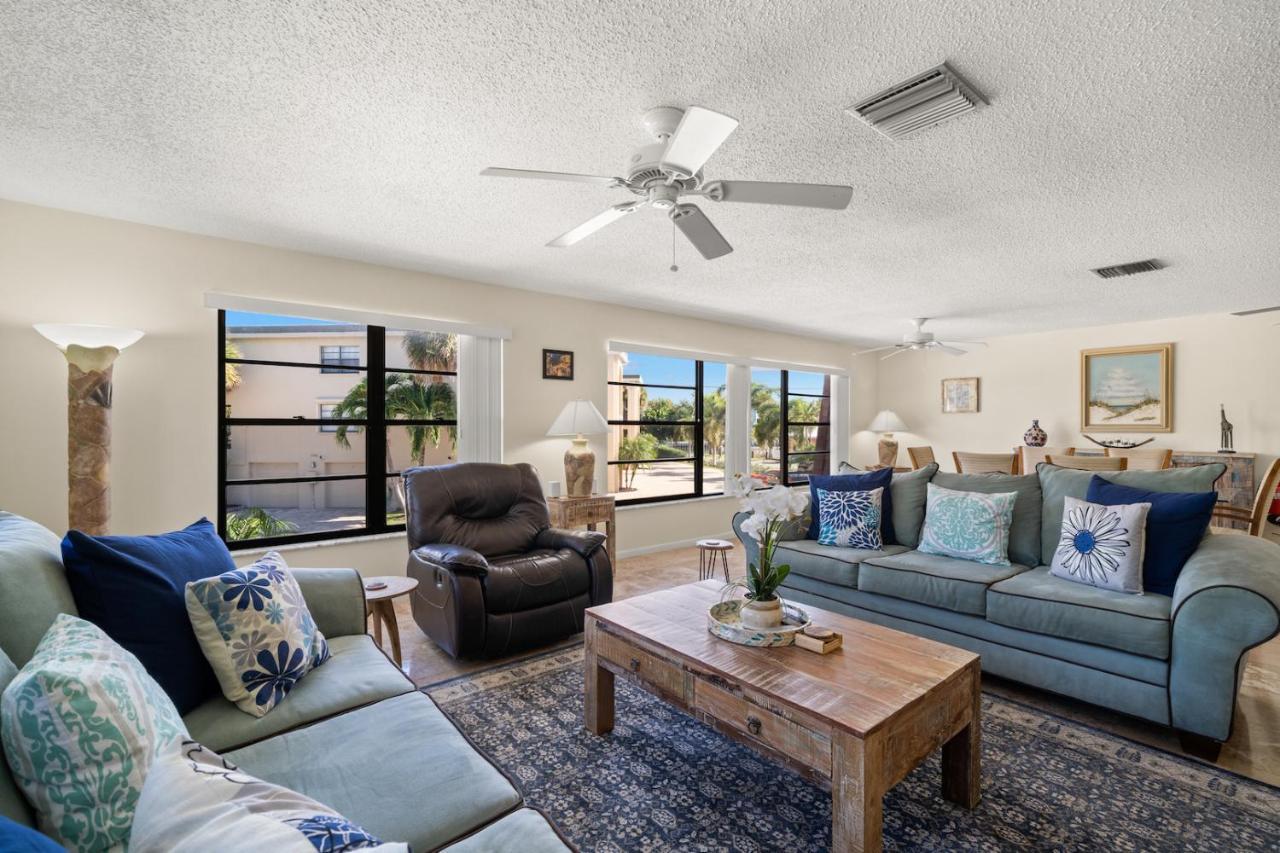 Milrose Beach House Holiday home St. Pete Beach
