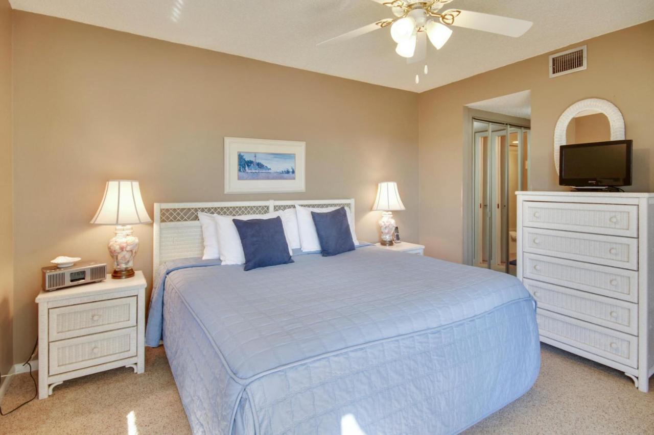 Land's End 1-401 Gulf View St. Pete Beach