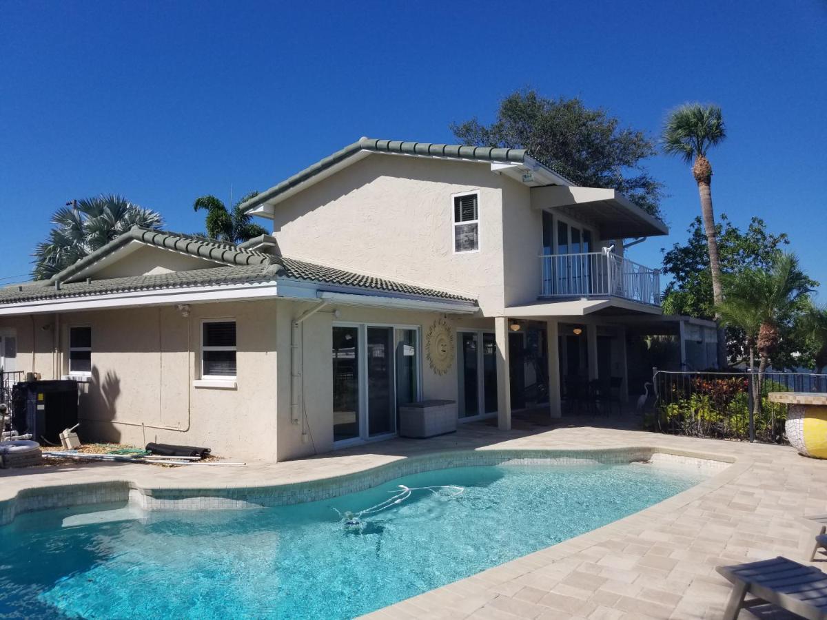 Villa Luxury Waterfront House *