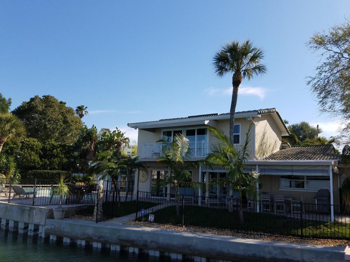 Luxury Waterfront House *