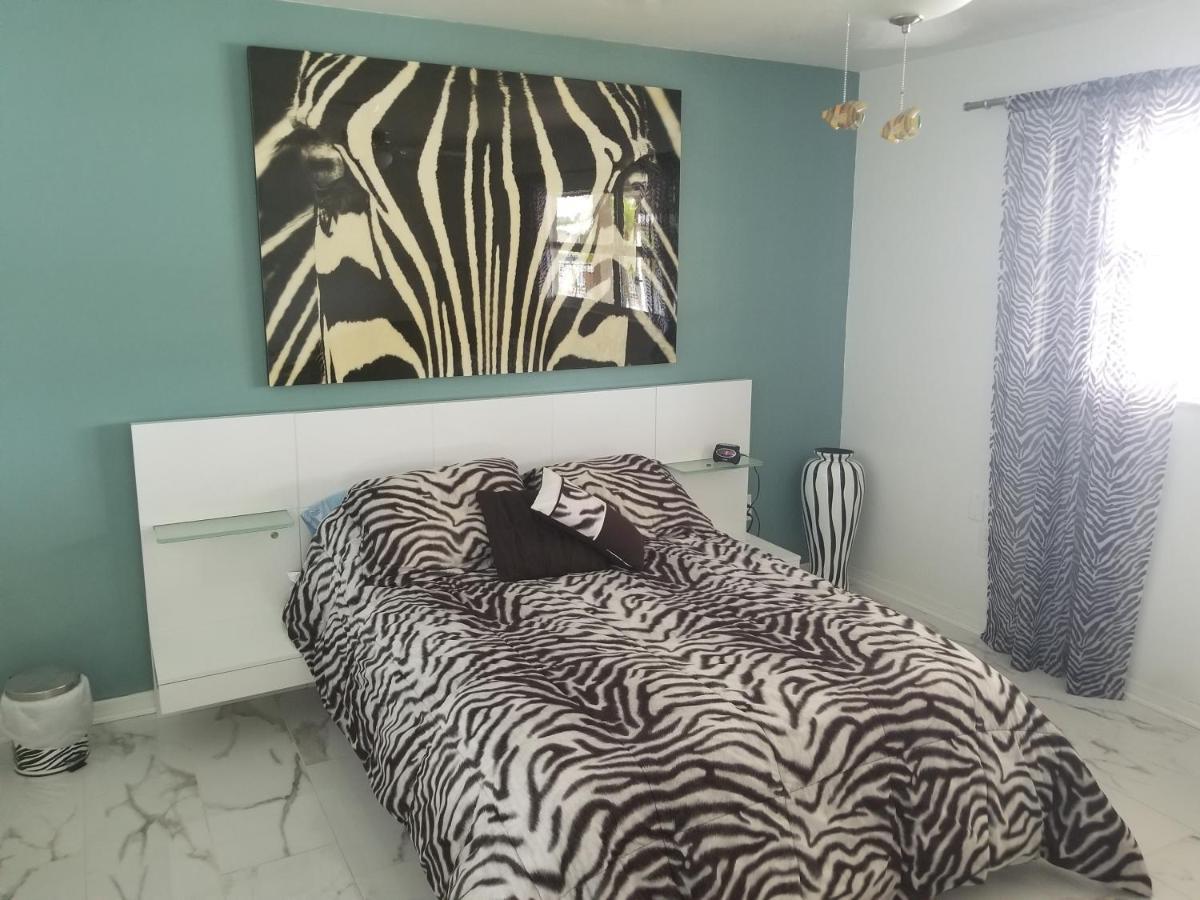 Villa Luxury Waterfront House *