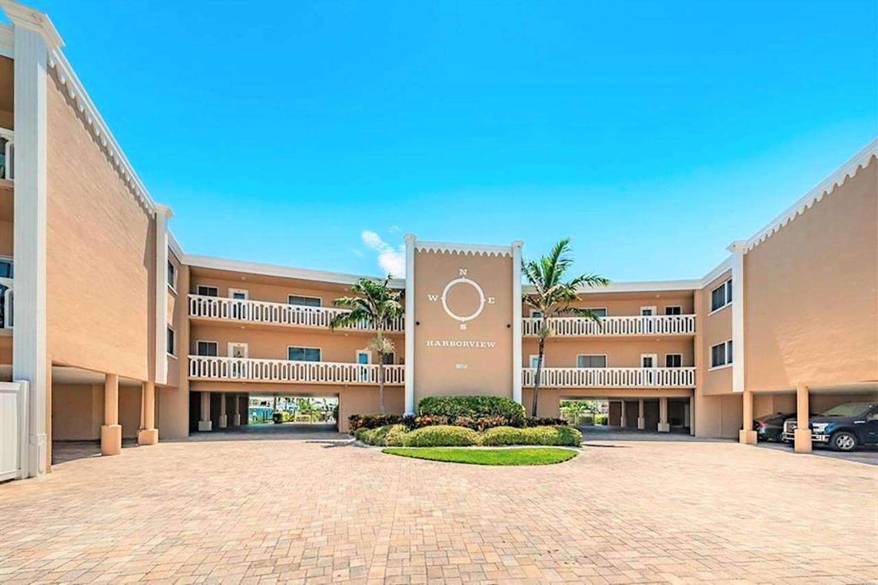 Treasure Island 1 Bedroom, 1 Bathroom, Condominium, 11605 Holiday home