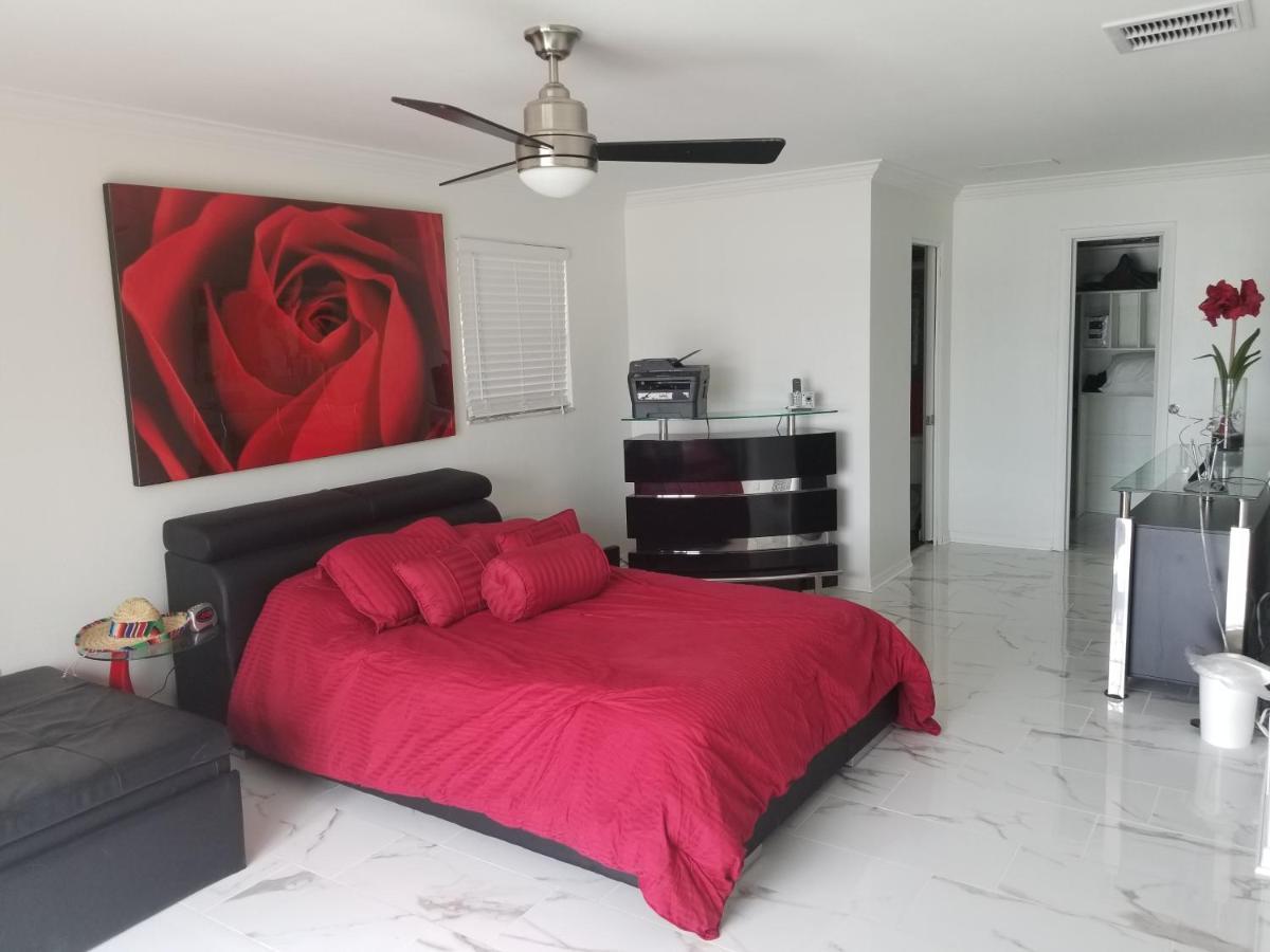 Villa Luxury Waterfront House St. Pete Beach