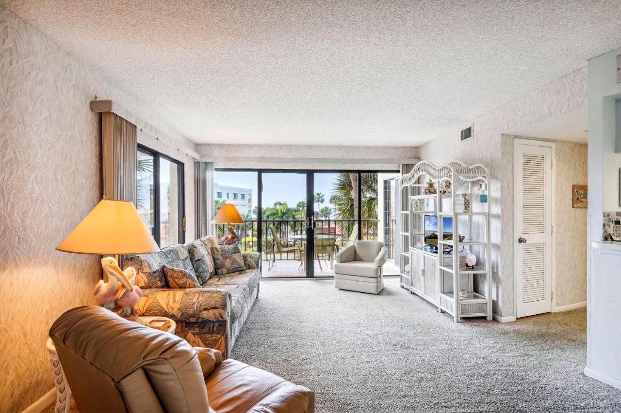Land's End 1-307 Gulf View St. Pete Beach