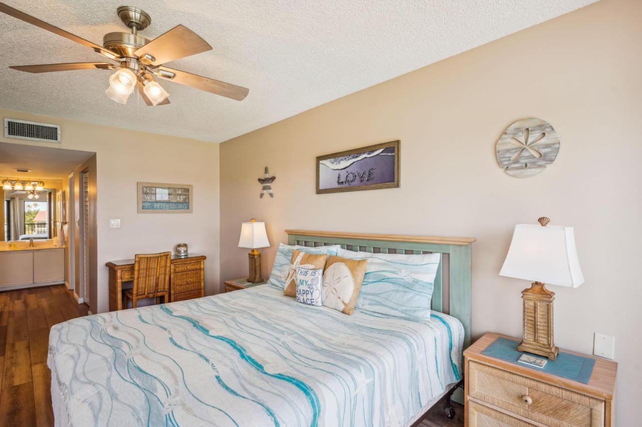 Land's End 3-402 Bay Front *