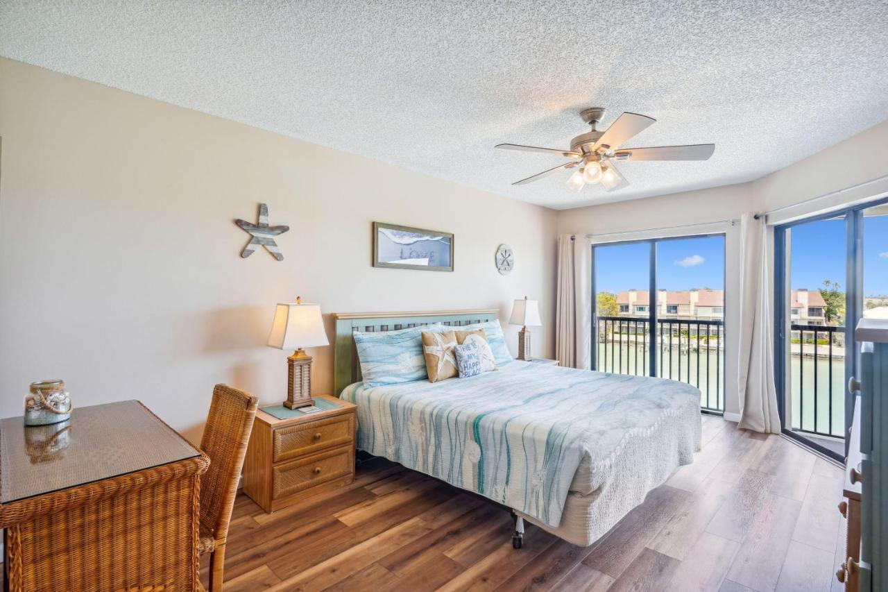 Holiday home Land's End 3-402 Bay Front St. Pete Beach