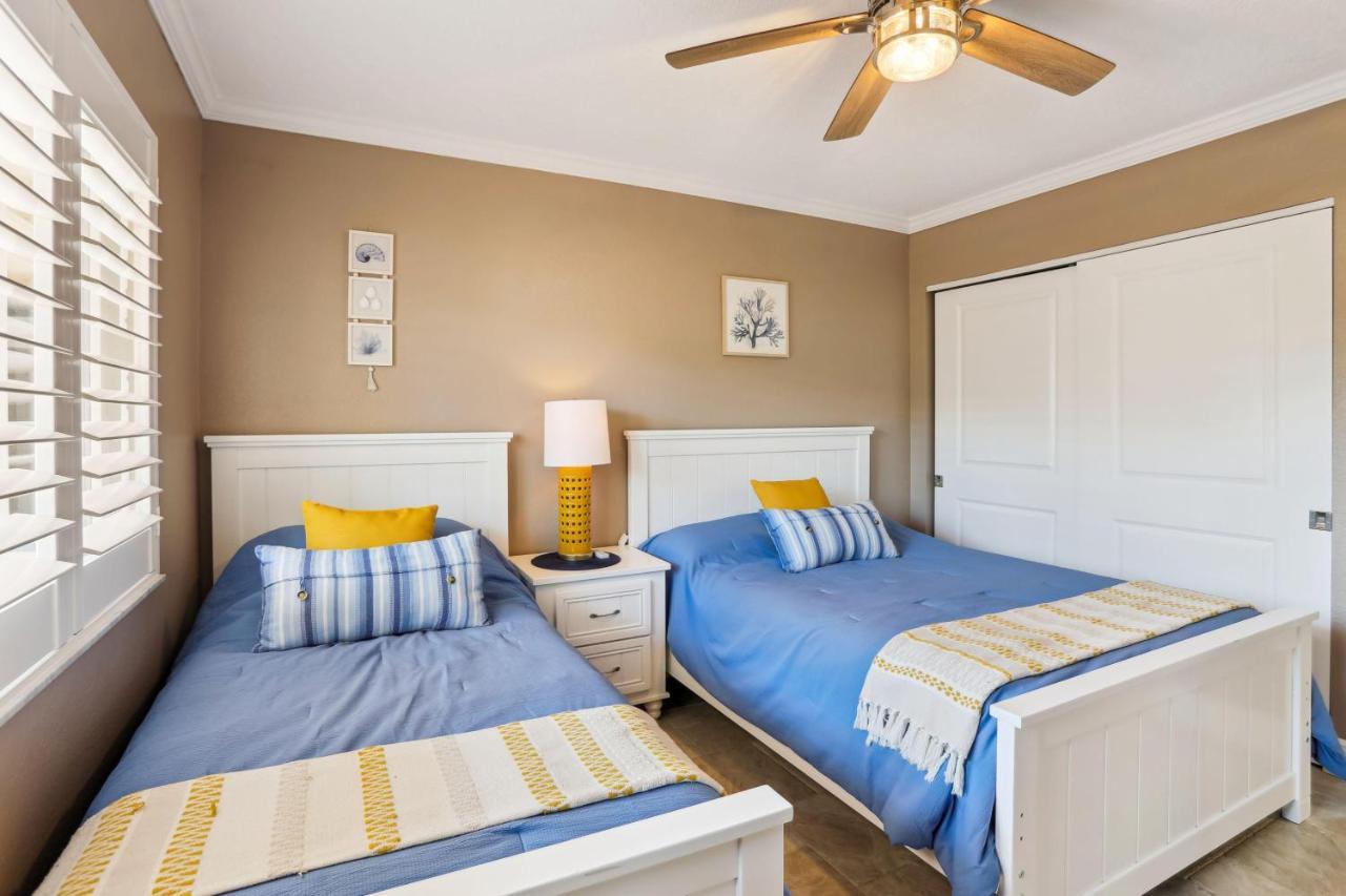 Land's End 7-203 Front - Premier Holiday home