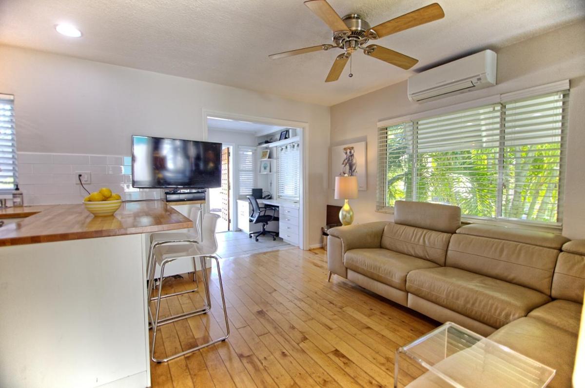 Gulfside Resort. Unit 1 *