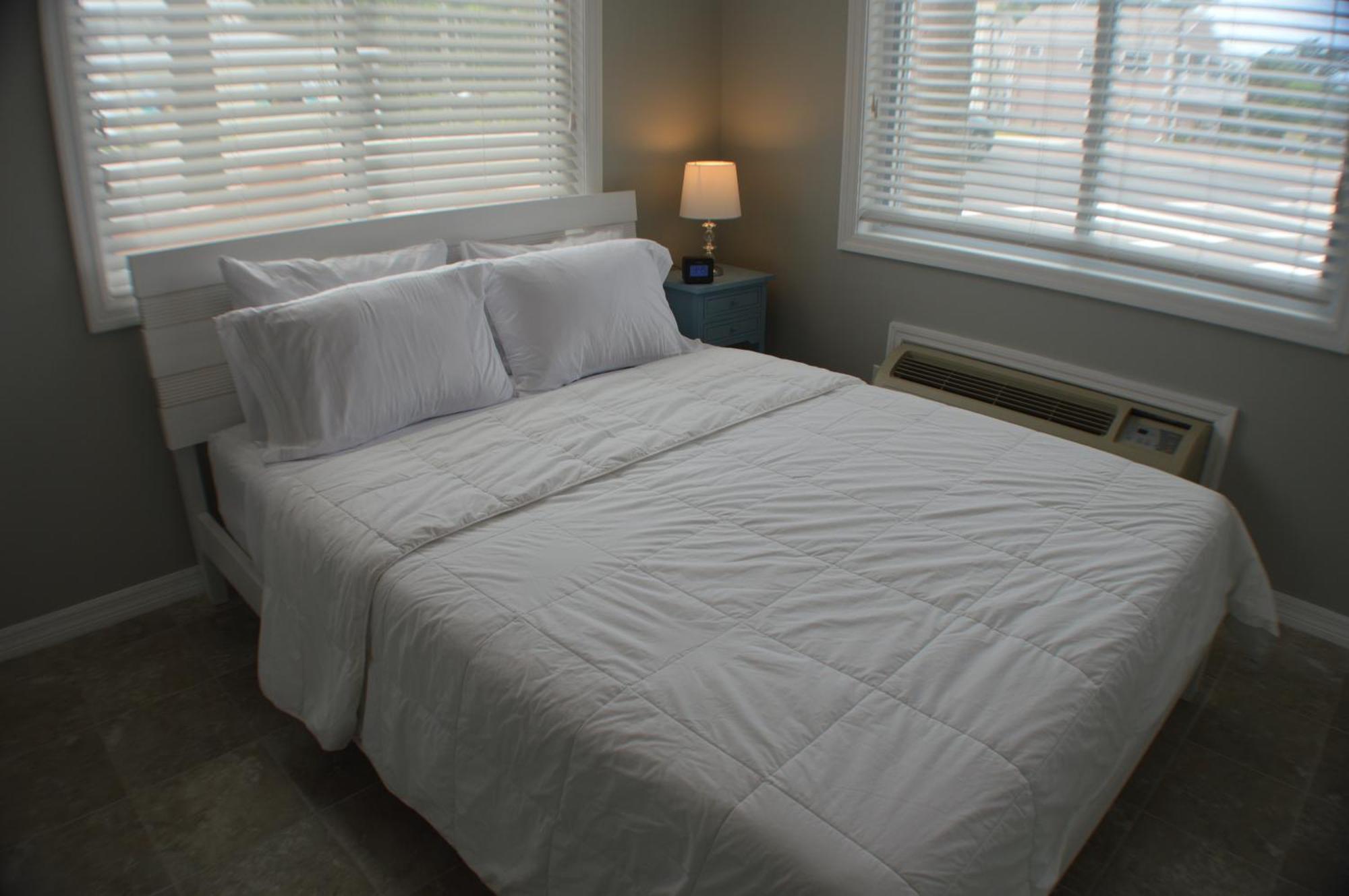 Apartment At John's Pass By Travel Services *
