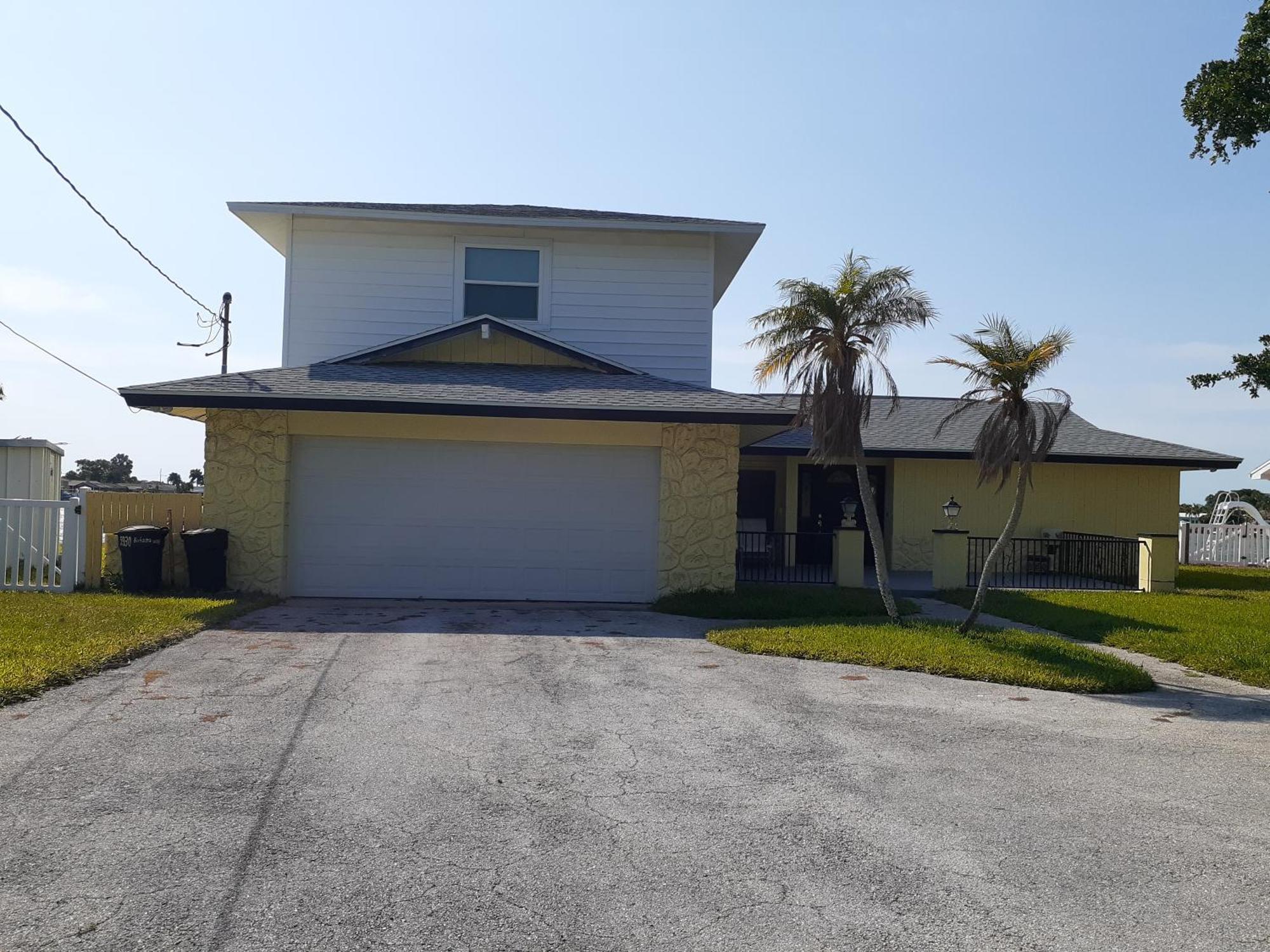 Beautiful St Pete Beach, Fl 2nd Floor 2br Unit